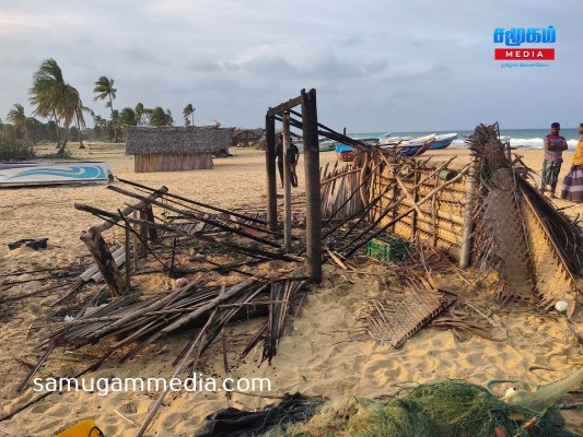 வடமராட்சி கிழக்கு கட்டைக்காட்டில் மீனவர் ஒருவரின் வாடி தீயிட்டு எரிப்பு..!! samugammedia 