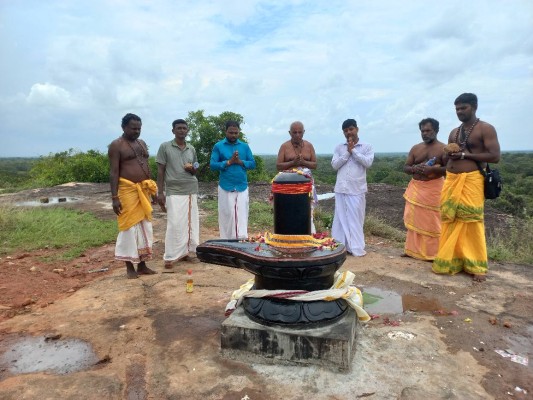 சிவராத்திரி தினத்தில் வெடுக்குநாறி மலை ஆதி லிங்கேசுவரர் கோவிலில் பொலிஸ் மேற்கொண்ட நடவடிக்கைகளை கண்டிக்கிறோம் - யாழ்.பல்கலைக்கழக இந்து மன்றம் அறிவிப்பு..!samugammedia 