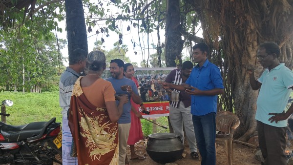 முல்லைத்தீவு முள்ளியவளை பகுதியில் முள்ளிவாய்க்கால் கஞ்சி! 