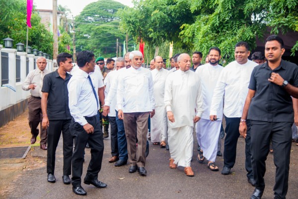 பொருளாதார நெருக்கடிகளை வெற்றிகொண்டு சுபீட்சமான நாட்டைக் கட்டியெழுப்புவதே ஜனாதிபதியின் இலக்கு- வடமேல் ஆளுநர் சுட்டிக்காட்டு! 