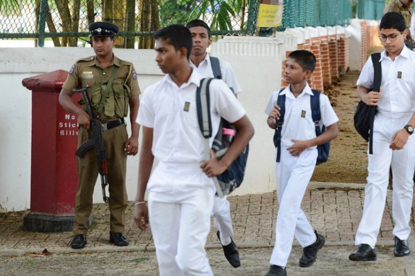 குறைக்கப்படும் தரங்களின் எண்ணிக்கை; 17 வயதுக்குள் பாடசாலை கல்வியை முடிக்க கல்வி அமைச்சு திட்டம் 