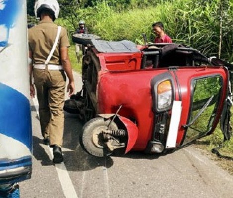 வாகன விபத்தில் சிக்கி பெண் உட்பட இருவர் உயிரிழப்பு..! 