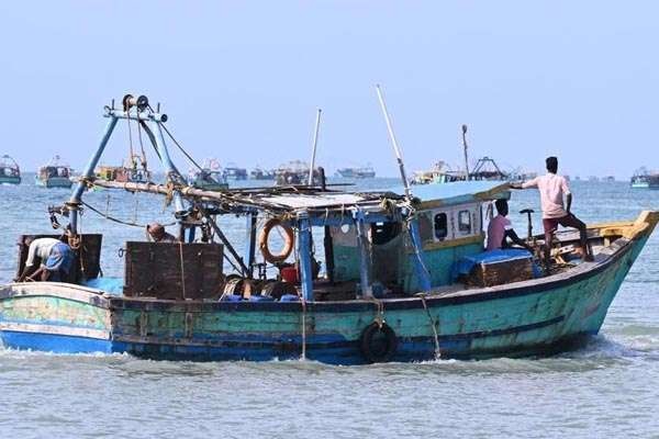 45 தமிழக மீனவர்களுக்கு பத்து கோடி ரூபா அபராதம் - புத்தளம் நீதிமன்றம் விதிப்பு 