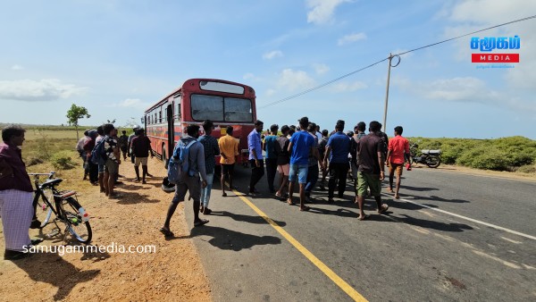 யாழில் போட்டி போட்டு ஓட்டமெடுத்த பேருந்துகள்- முதியவர் படுகாயம்..! 