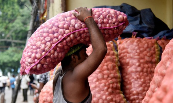 இலங்கையில் வெங்காய விலையில் மீண்டும் சிக்கல் - விவசாயிகள் கவலை 