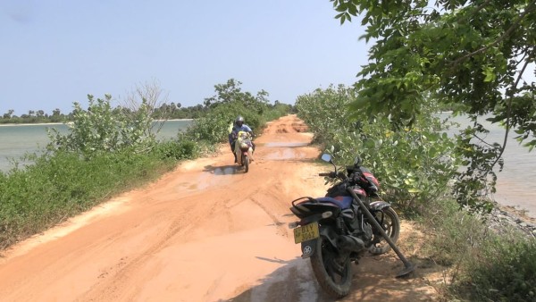 கொடுக்குளாய்-இயக்கச்சி அபாயவெளிப் பாதை மூடப்படுகின்றது- மாற்று வழியை பயன்படுத்துமாறு அறிவிப்பு! 