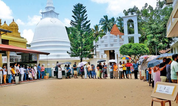 விகாரைகளை வாக்குச் சாவடியாக பயன்படுத்த தேர்தல் ஆணையம் முடிவு 