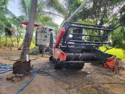 அறுவடை இயந்திரத்தை நீர் சுத்திகரித்த குடும்பஸ்தர் பரிதாப மரணம் - கிளிநொச்சியில் துயரம் 