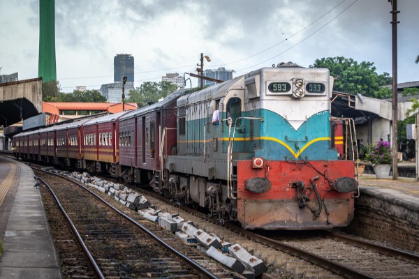 வடக்கு தொடருந்து பாதையில் இரு தொடருந்து சேவைகள் இரத்து 