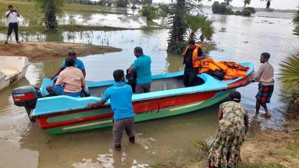 மட்டக்களப்பில் மீண்டும் மழை; வெள்ளத்தில் மூழ்கிய தாழ்நில பிரதேசங்கள்! போக்குவரத்து பாதிப்பு 