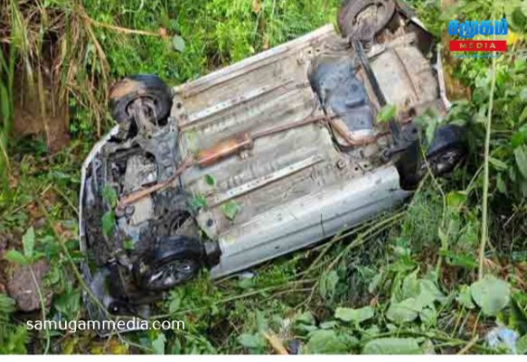 திடீரென ஏற்பட்ட இயந்திர கோளாறு..! வீதியை விட்டு விலகி விபத்திற்குள்ளான கார்..! 