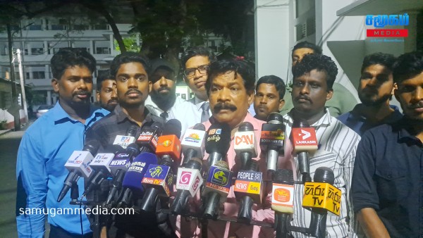 உள்ளூராட்சி சபைத் தேர்தல்: யாழில் வேட்பு மனுத் தாக்கலின் போது முறைகேடு நடக்கவில்லை- அமைச்சர் சந்திரசேகர் விளக்கம்..! 