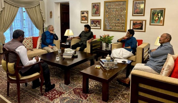 இந்திய உயர்ஸ்தானிகரை சந்தித்த தமிழ் முற்போக்கு கூட்டணியினர் 