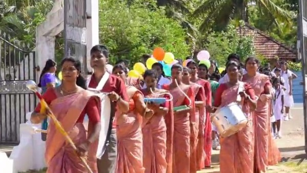 ஆசிரியர்களின் பாண்ட் இசை முழங்க அழைத்துவரப்பட்ட மாணவர்கள்; முன்னுதாரணமாக திகழ்ந்த ஆசான்கள்..! 