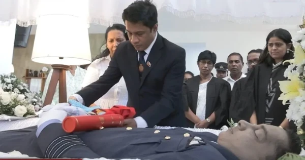 ஹெலிகொப்டர் விபத்தில் உயிரிழந்த விமானிக்கு நடந்த பட்டமளிப்பு; இலங்கையில் நெகிழ்ச்சிச் சம்பவம் 