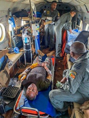 அமைதிகாக்கும் அதிகாரிகளைப் பாதுகாப்பாக மீட்ட இலங்கை விமானப்படை! 