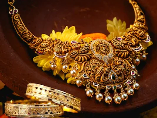 புதுவருடத்தில் அதிர்ச்சி தந்த தங்கம்; இன்று விலையில் ஏற்றம் 