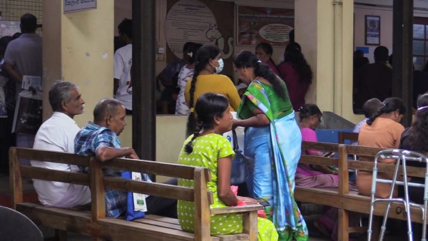 தொடரும் மருத்துவர்களின் தொழிற்சங்க நடவடிக்கை; யாழ்.போதனாவிலும் நோயாளிகள் பெரும் அவதி 