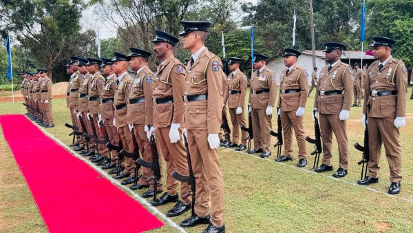 புதுக்குடியிருப்பு பொலிஸ் பரிசோதனை மற்றும் அணிவகுப்பு மரியாதை! 