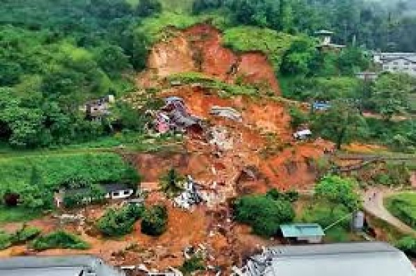 ஆபத்தில் 12,301 வீடுகள்: உடனடியாக வெளியேறுமாறு எச்சரிக்கை 