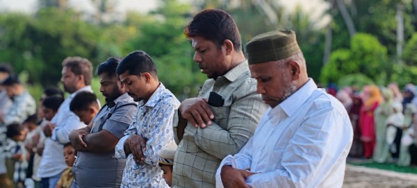 வவுனியாவில் நோன்பு பெருநாள் திடல் தொழுகை 