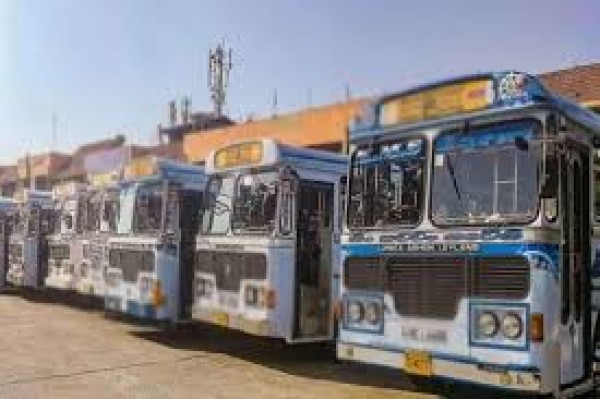 பணிப்பகிஷ்கரிப்பில் குதித்த தனியார் பேருந்து சங்கம் - பயணிகள் கடும் பாதிப்பு 