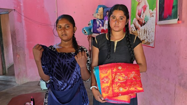 குவைட்டில் உயிரிழந்த தாய்!  உடலையாவது பார்க்க உதவி கோரும் பிள்ளைகள்! 