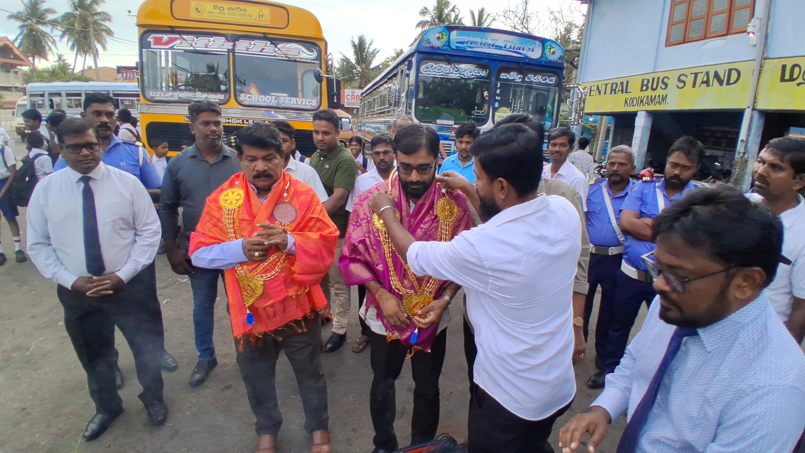 மாணவர் ஏறும், இறங்கும் நேரம் உடனுக்குடன் பெற்றோருக்கு SMS! யாழில் டிஜிட்டல் 'சிசு செரிய' சேவை 3