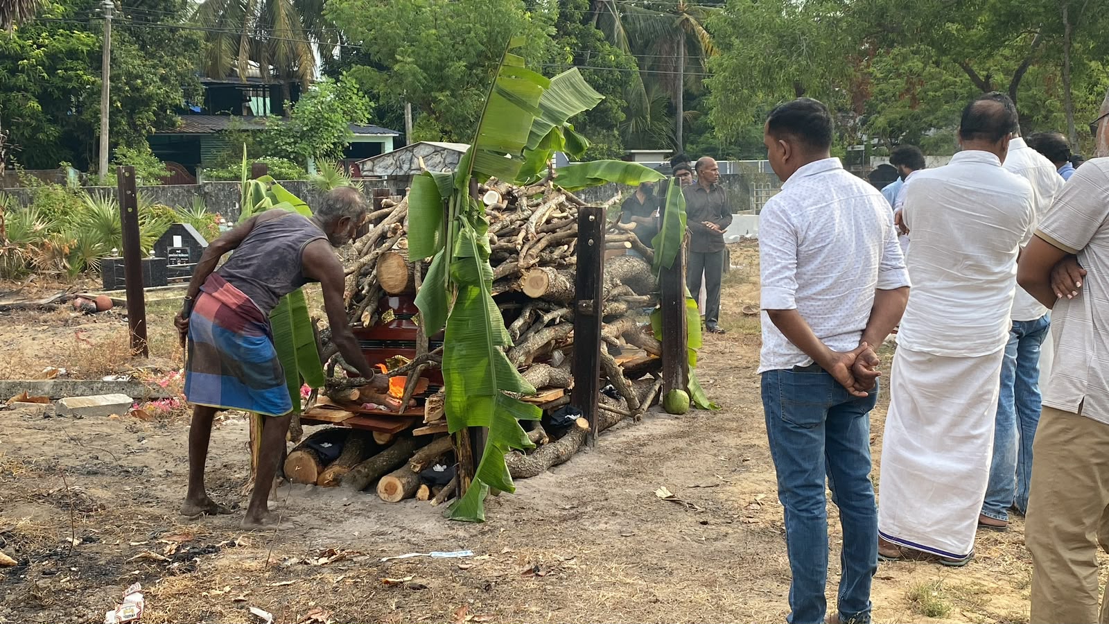 ஆசானுக்கு நாட்டியமே இறுதி மரியாதை! இலங்கையில் நெகிழ்ச்சி சம்பவம் 1