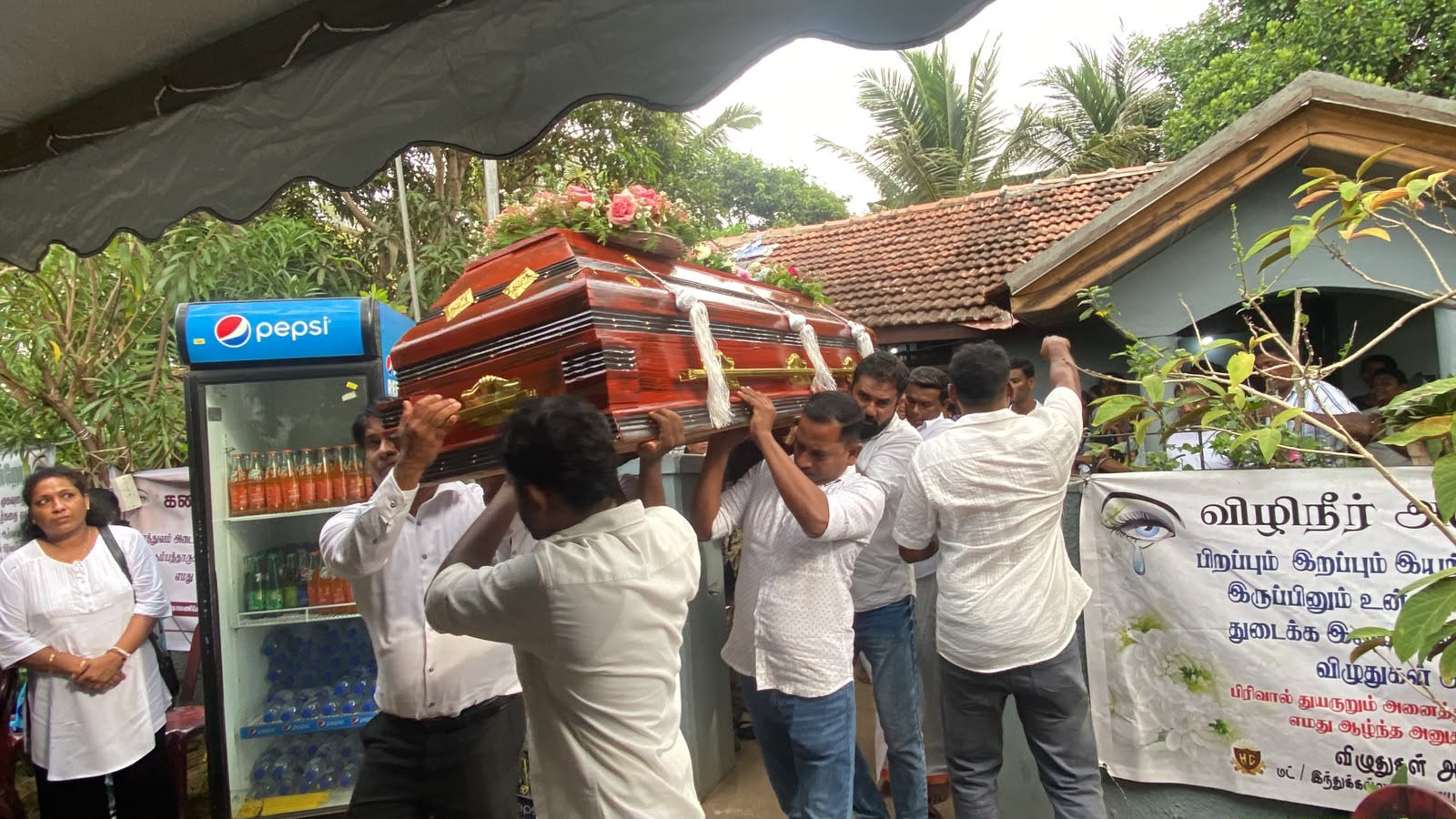 ஆசானுக்கு நாட்டியமே இறுதி மரியாதை! இலங்கையில் நெகிழ்ச்சி சம்பவம் 2