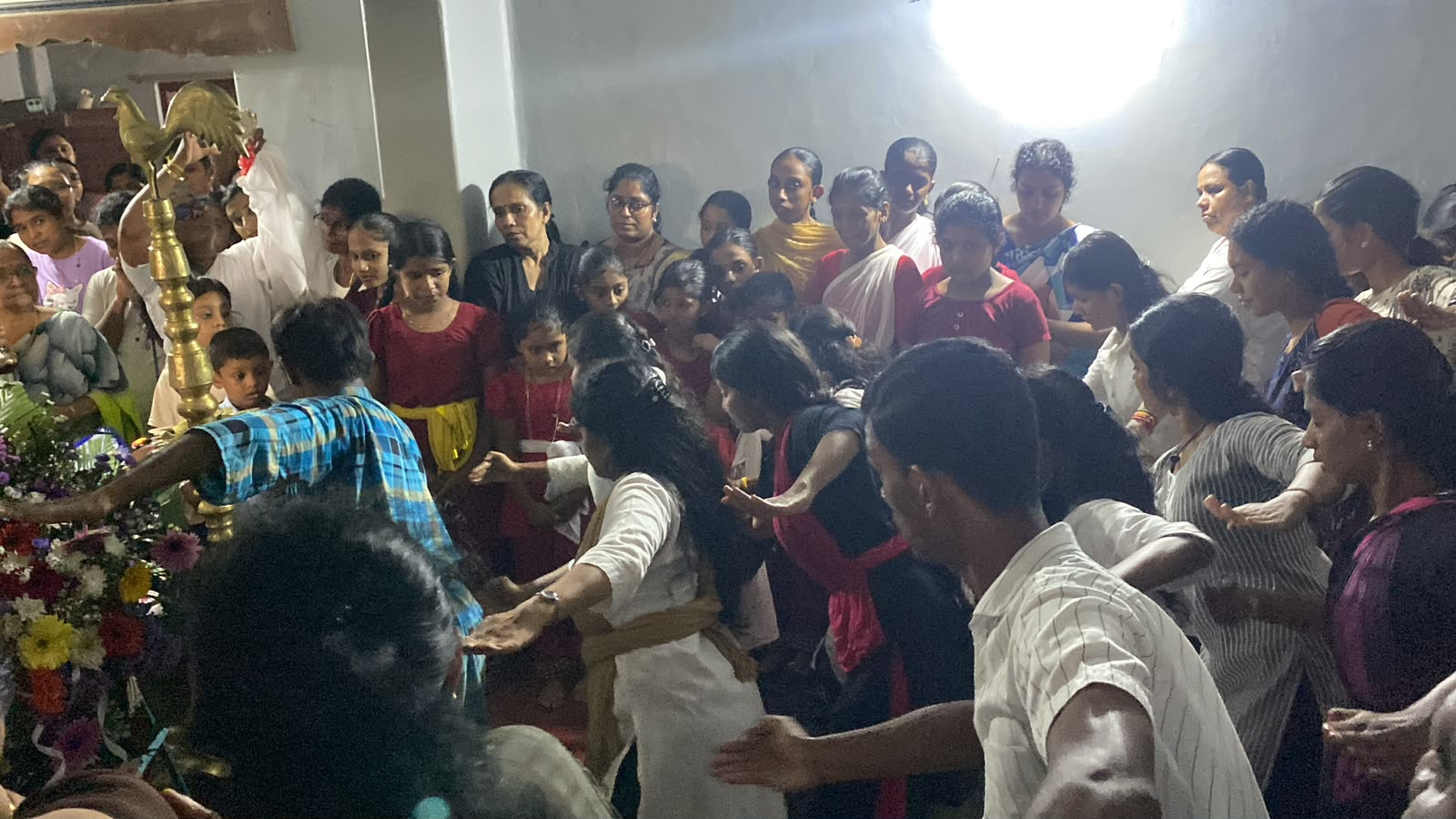 ஆசானுக்கு நாட்டியமே இறுதி மரியாதை! இலங்கையில் நெகிழ்ச்சி சம்பவம் 5