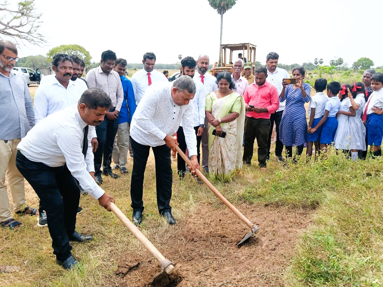 300 விவசாயக் குடும்பங்களின் வாழ்வாதாரத்தை உயர்த்தும் ஒதியமலைக் குளம் புனரமைப்பு 2