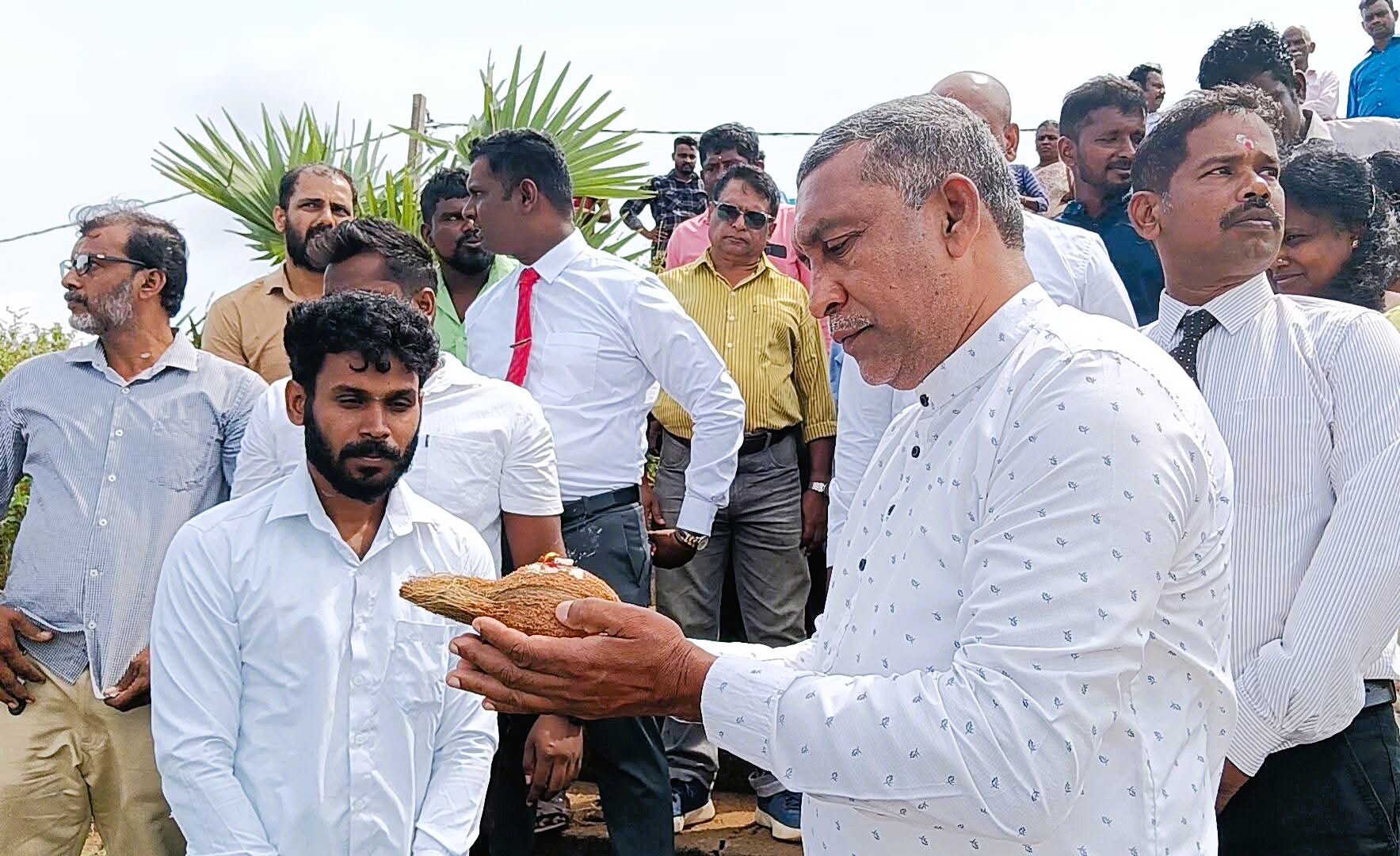 300 விவசாயக் குடும்பங்களின் வாழ்வாதாரத்தை உயர்த்தும் ஒதியமலைக் குளம் புனரமைப்பு 4