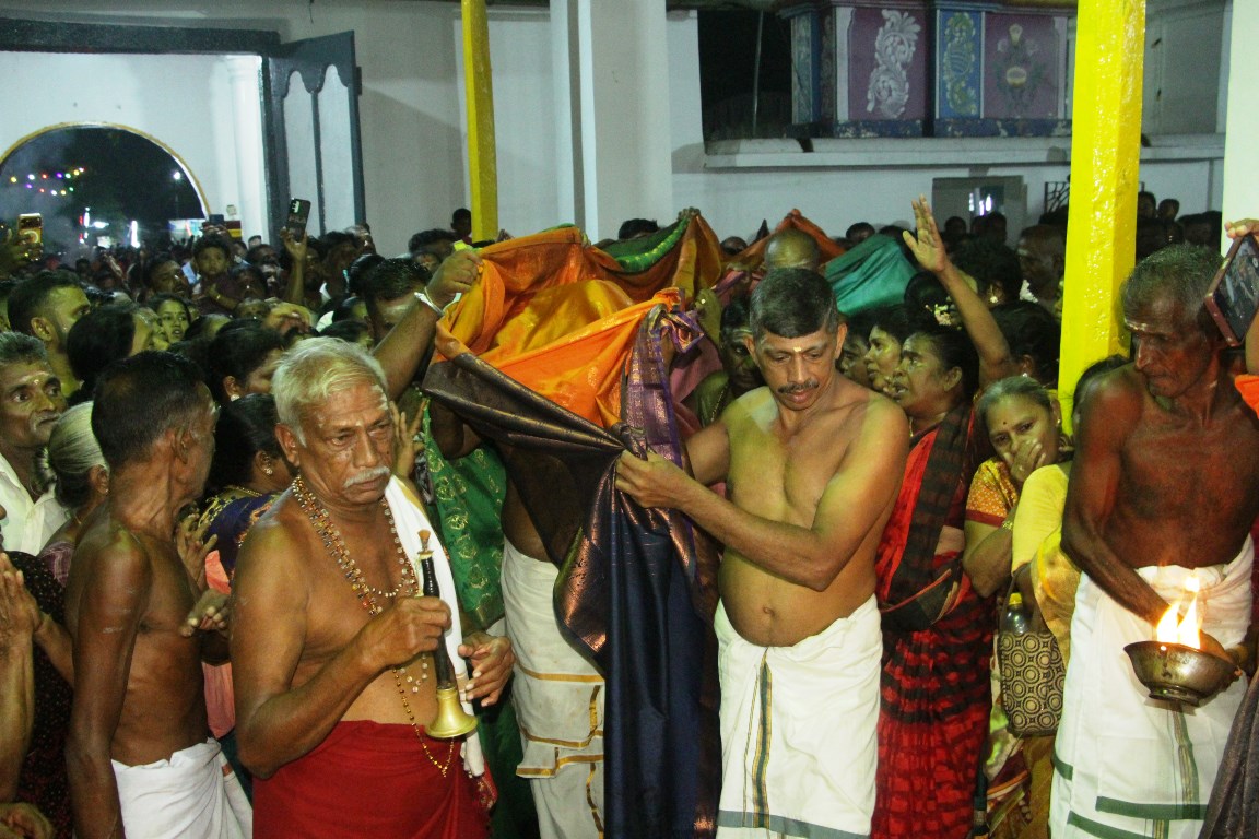 ஆயிரக்கணக்கான பக்தர்கள் புடைசூழ மண்டூர் கந்தசுவாமி ஆலய திருவிழா ஆரம்பம் 4