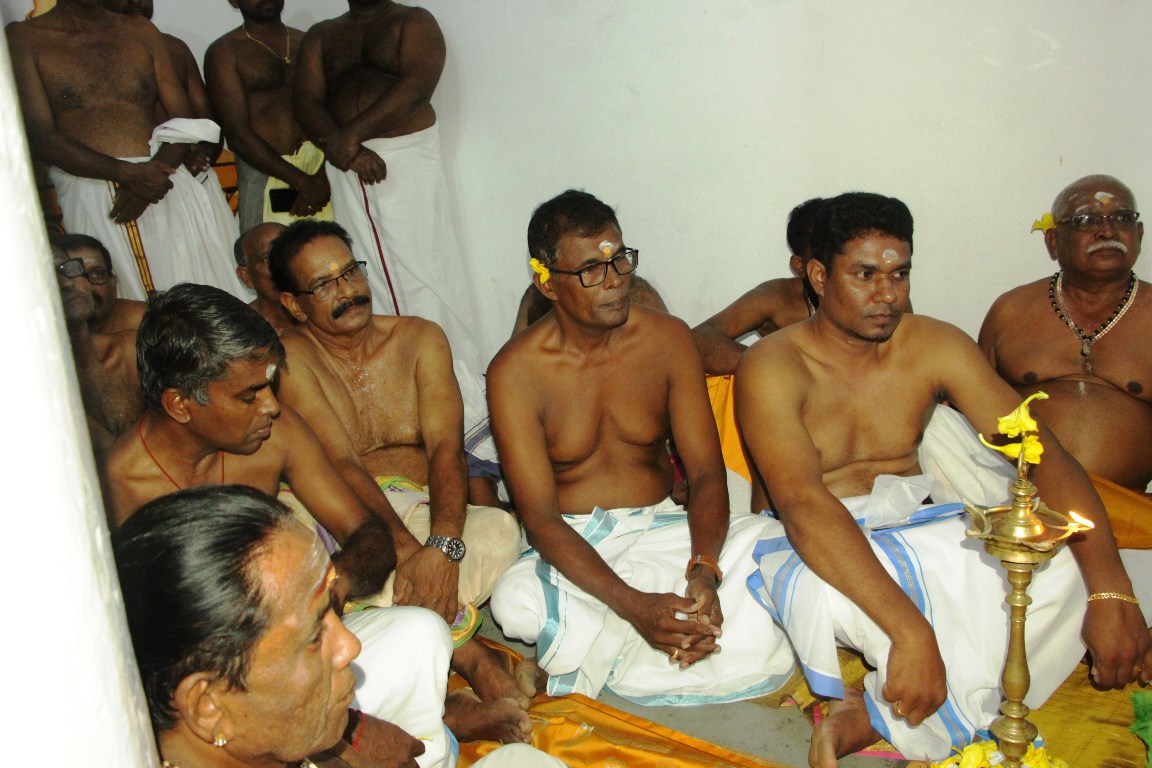 ஆயிரக்கணக்கான பக்தர்கள் புடைசூழ மண்டூர் கந்தசுவாமி ஆலய திருவிழா ஆரம்பம் 7