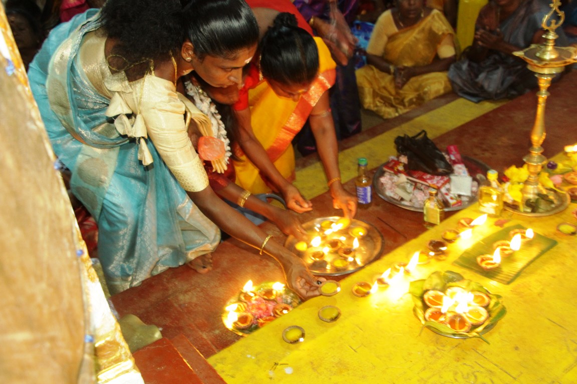 ஆயிரக்கணக்கான பக்தர்கள் புடைசூழ மண்டூர் கந்தசுவாமி ஆலய திருவிழா ஆரம்பம் 8