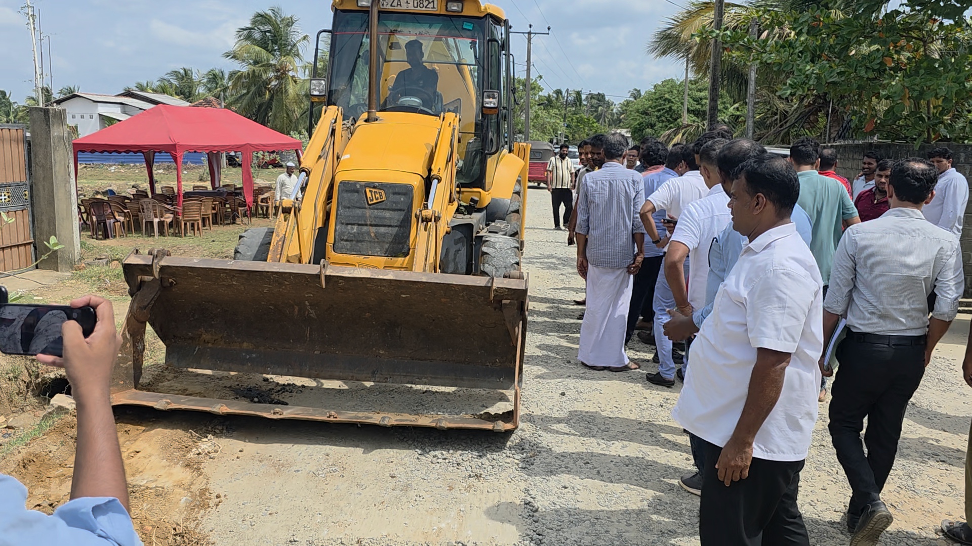கிராமிய அபிவிருத்தி நிதியில் வீதிப் புனரமைப்பு: மூதூரில் பிரதியமைச்சர் தலைமையில் புதிய திட்டம் ஆரம்பம்! 3